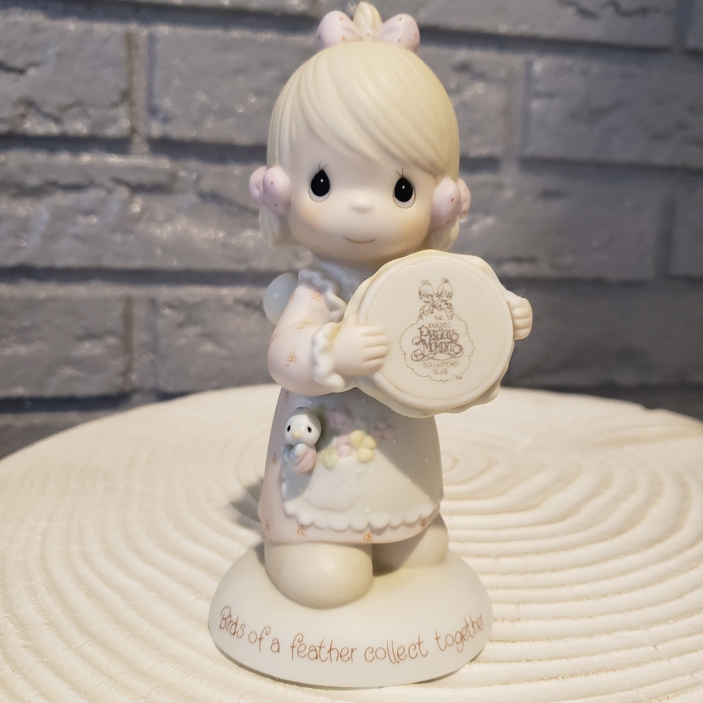 Precious Moments “Birds Of A Feather Collect Together” 1986 Collector's Figurine - Picture 1 of 6